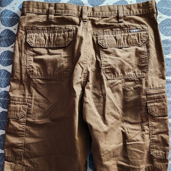 Eddie Bauer Cargo Shorts New - Picture 3 of 4